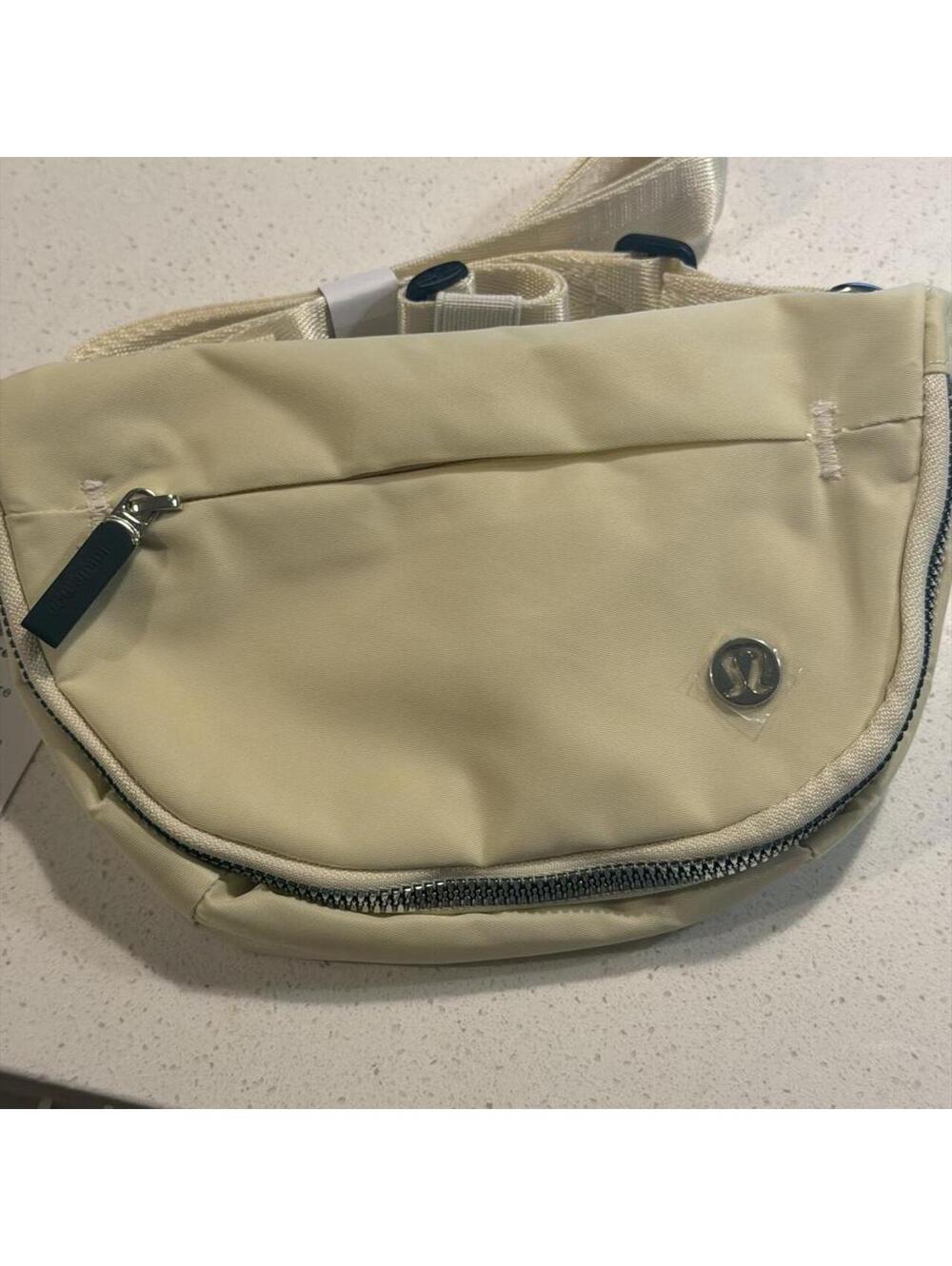 Lululemon Women's Cream and White Bag